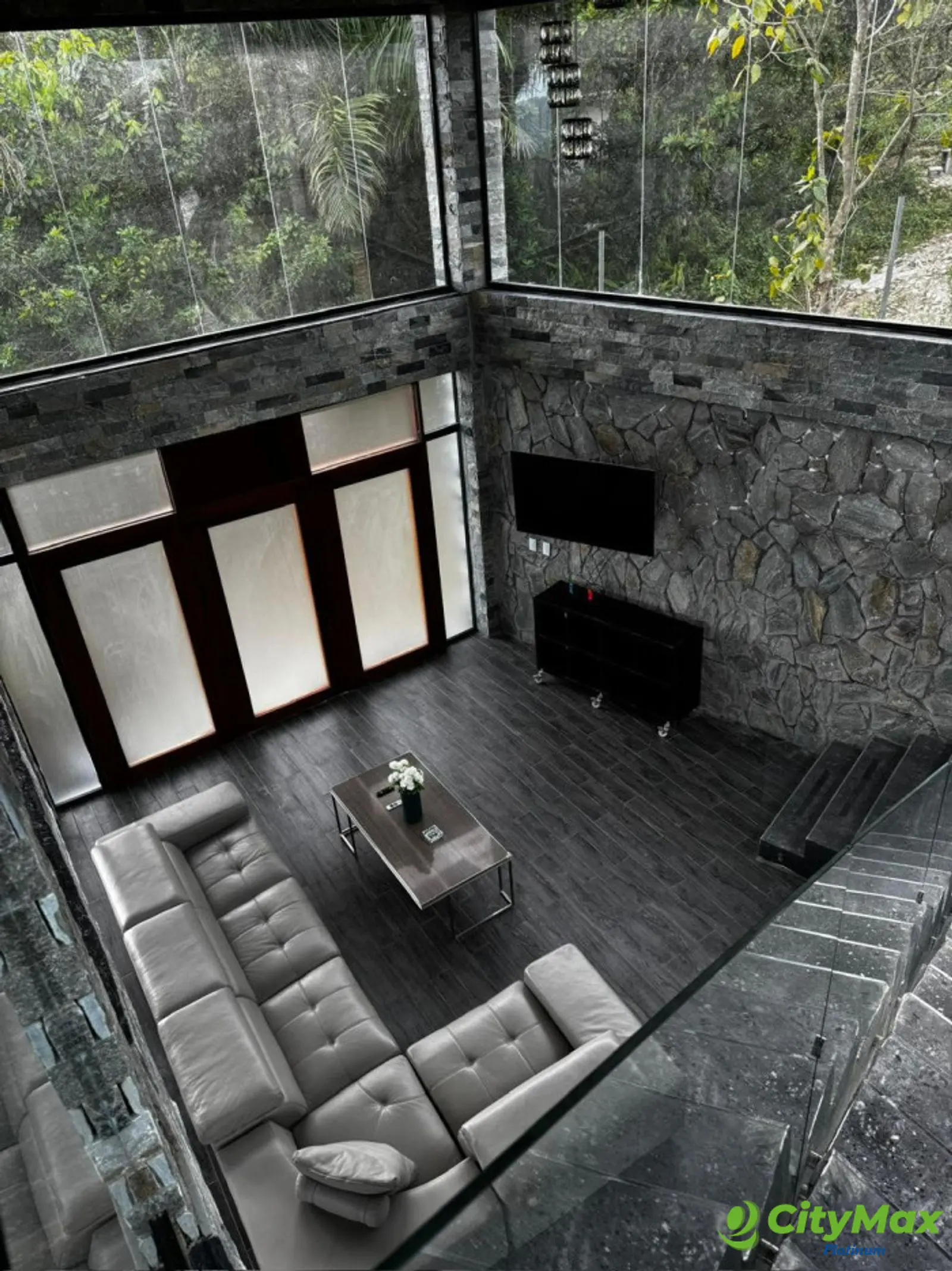 Venta de Expectacular Villa, La Colonia San Cristobal - foto 4