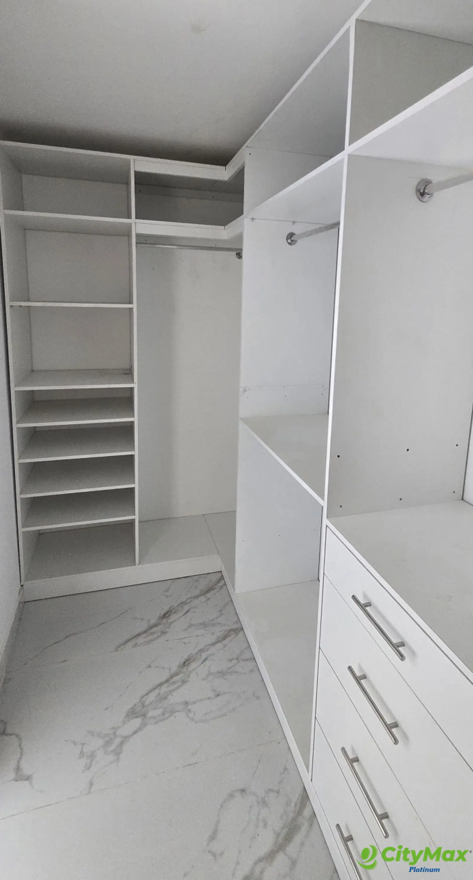  Apartamento en Venta en Los Cacicazgos, Santo Domingo. - foto 6