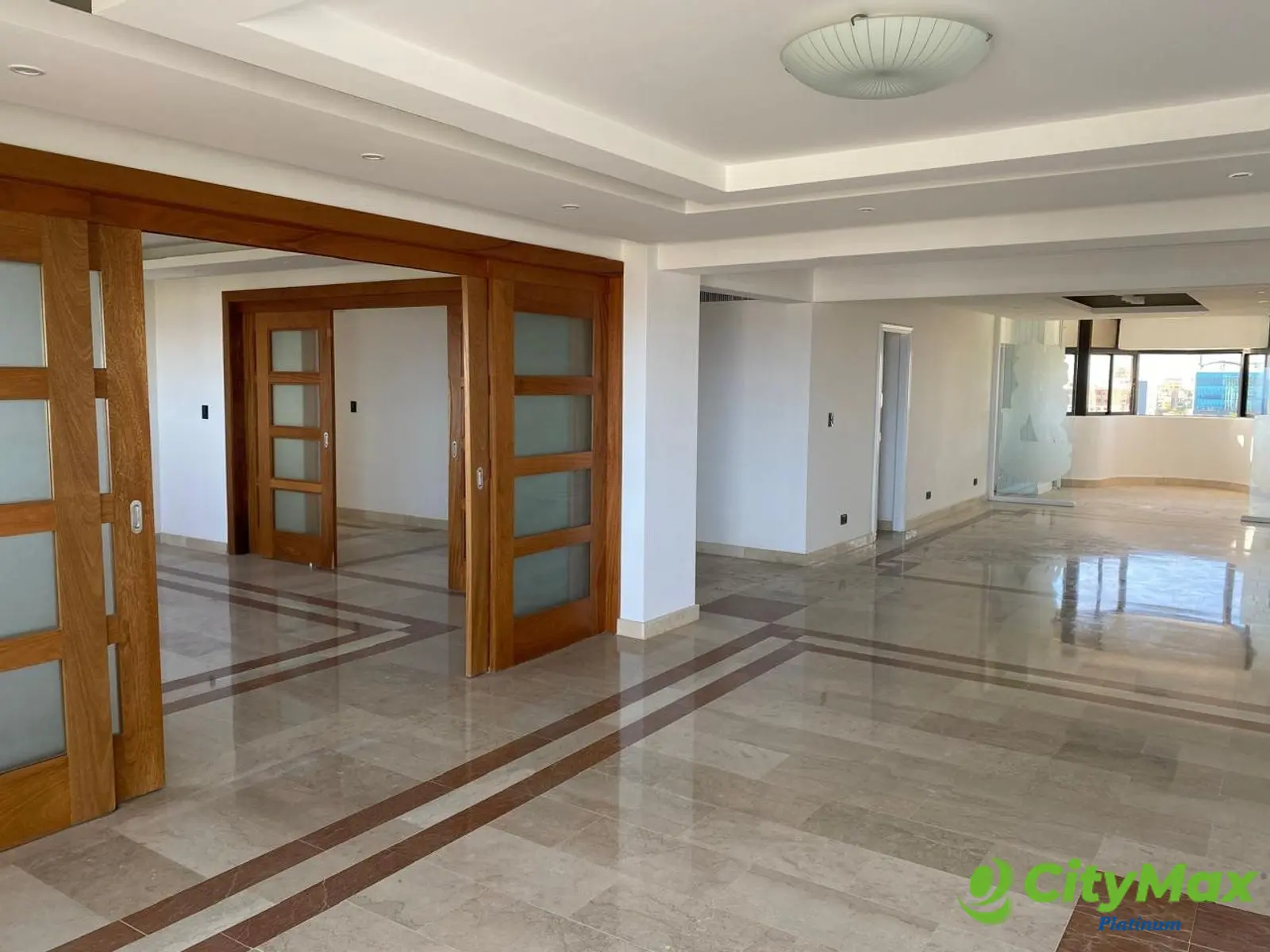 Espectacular Apartamento en alquiler Av. Anacaona - foto 2