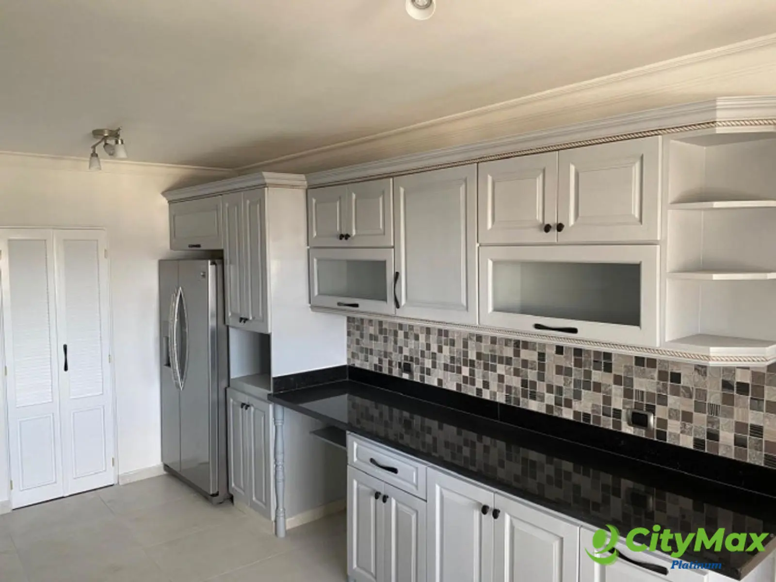 Espectacular Apartamento en alquiler Av. Anacaona - foto 13