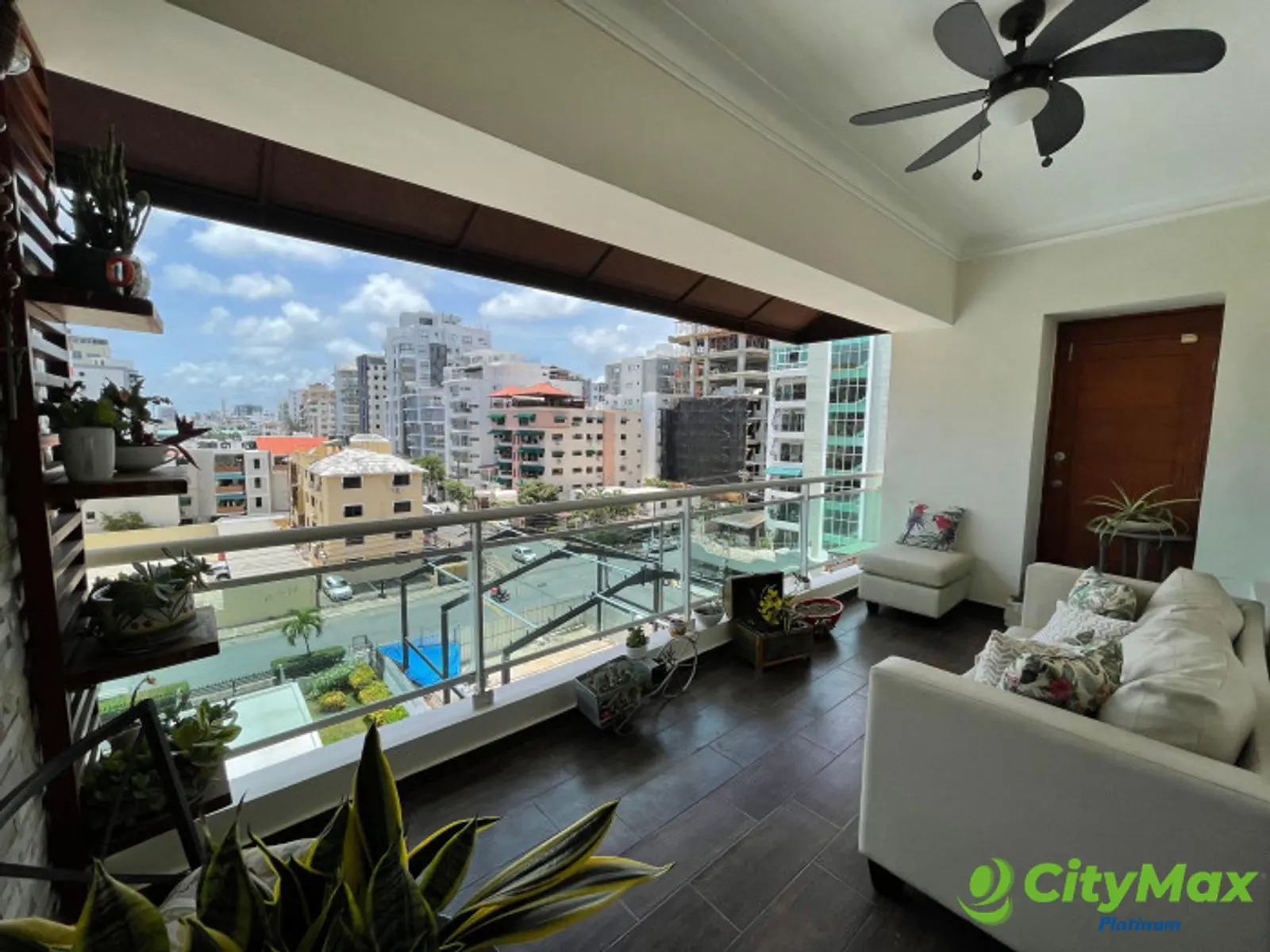 Apartamento Amueblado en Renta, en Evaristo Morales - foto 2