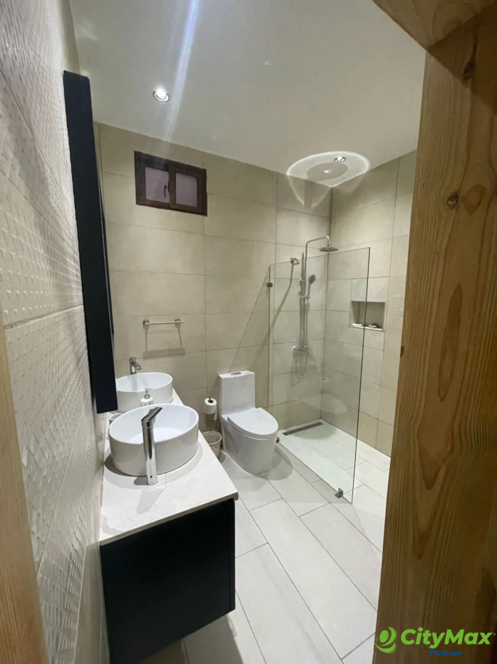 Venta de Expectacular Villa, La Colonia San Cristobal - foto 13