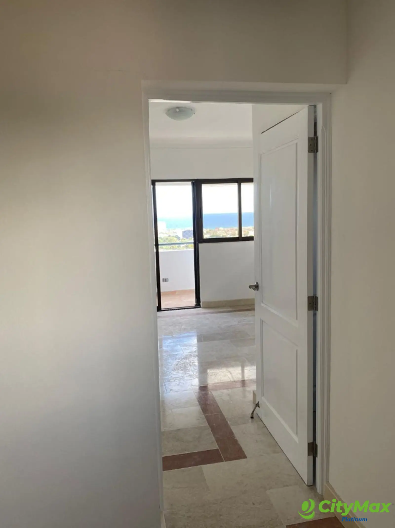 Espectacular Apartamento en alquiler Av. Anacaona - foto 5