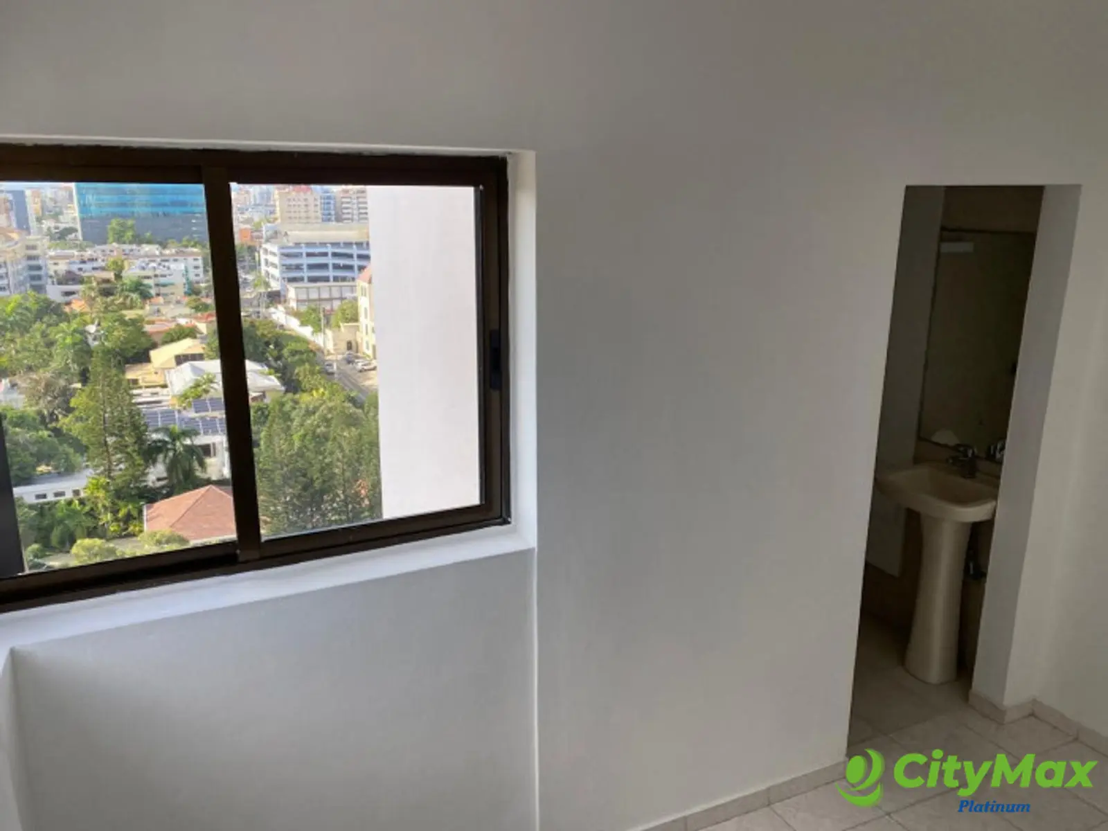 Espectacular Apartamento en alquiler Av. Anacaona - foto 17
