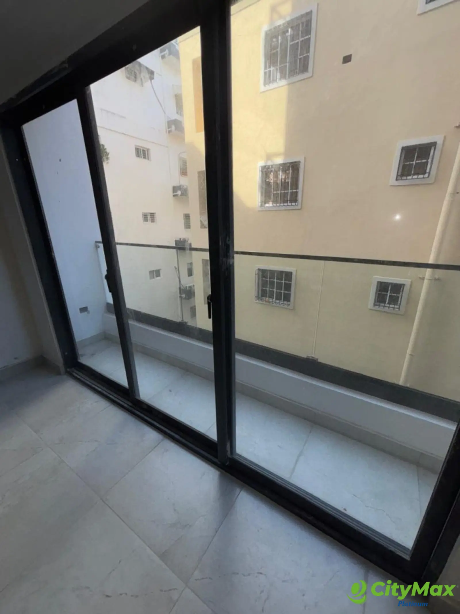 Renta apartamento en exclusivo sector Evaristo Morales - foto 2